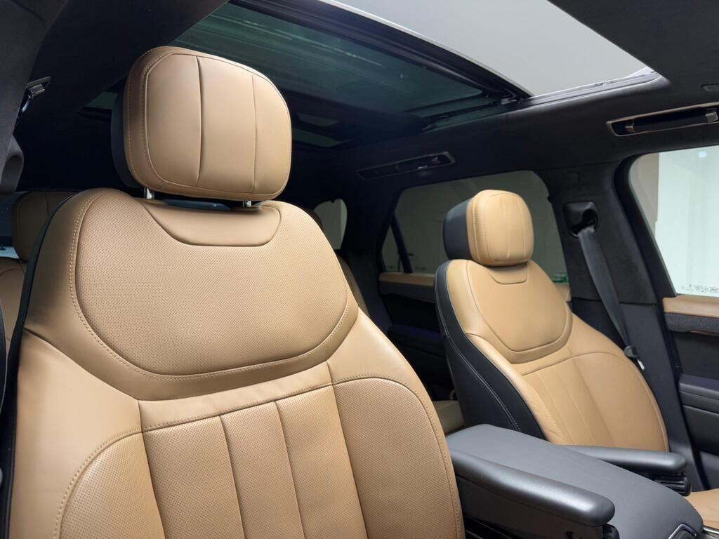 Used Land Rover Range Rover Sport 2024 for sale - 76942561: Photo 14