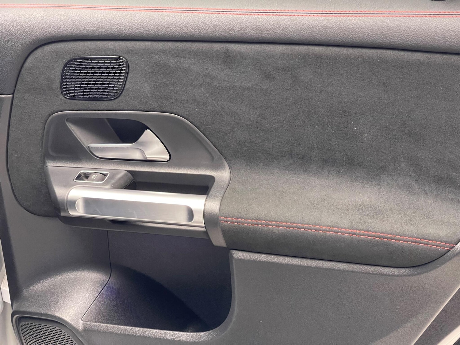 Used Mercedes-Benz GLB 2024 for sale - 76389129: Photo 24