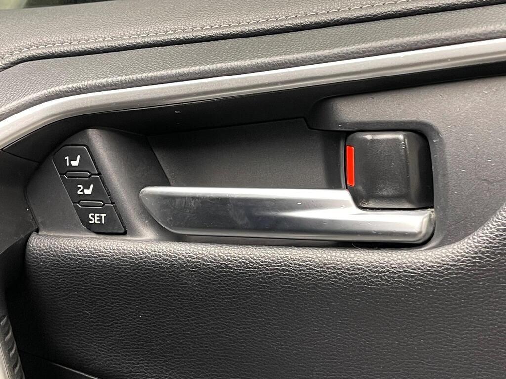 Used Toyota RAV4 2020 for sale - 76855786: Photo 9