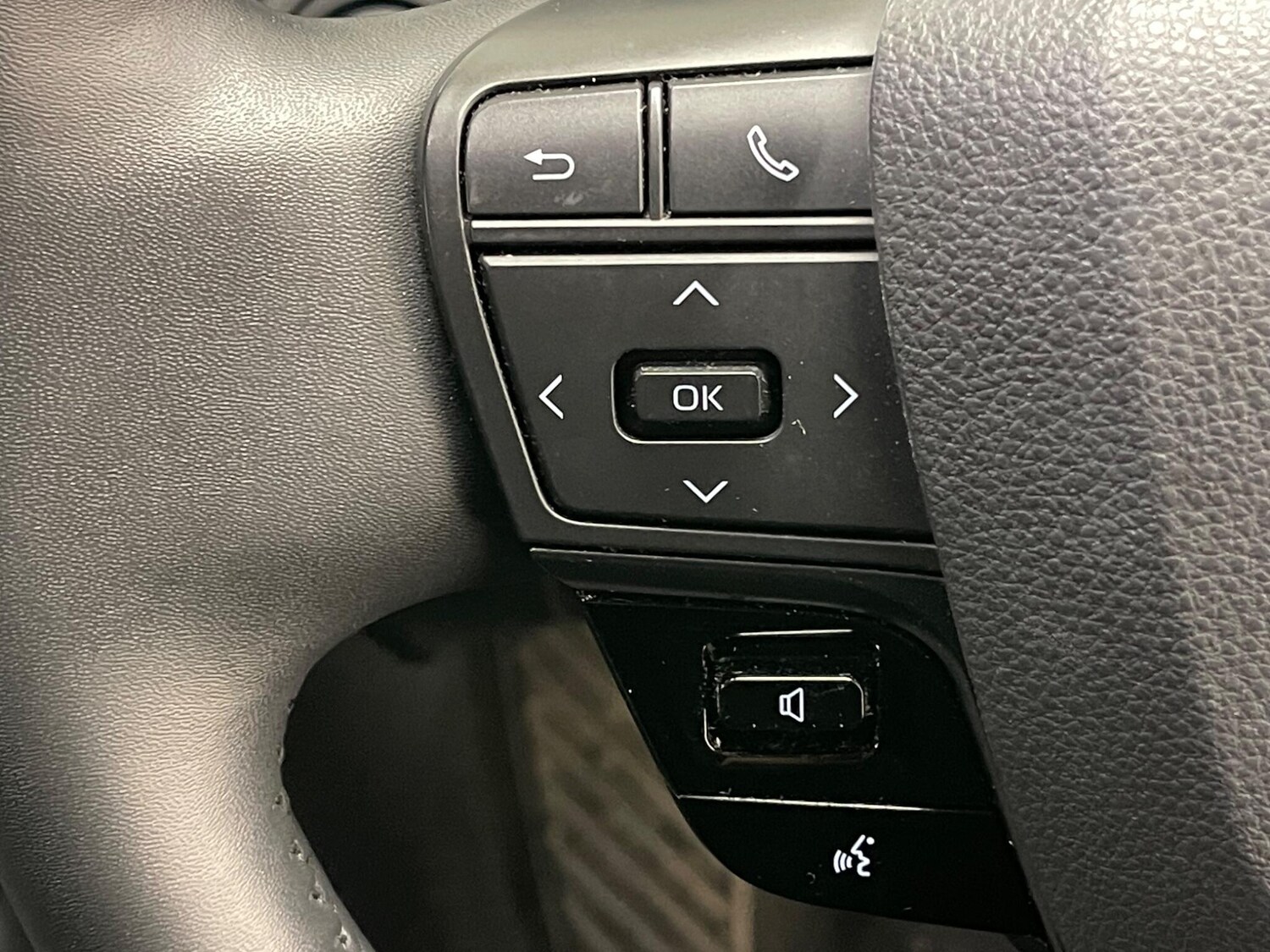 Used Toyota C-HR 2024 for sale - 77574759: Photo 18