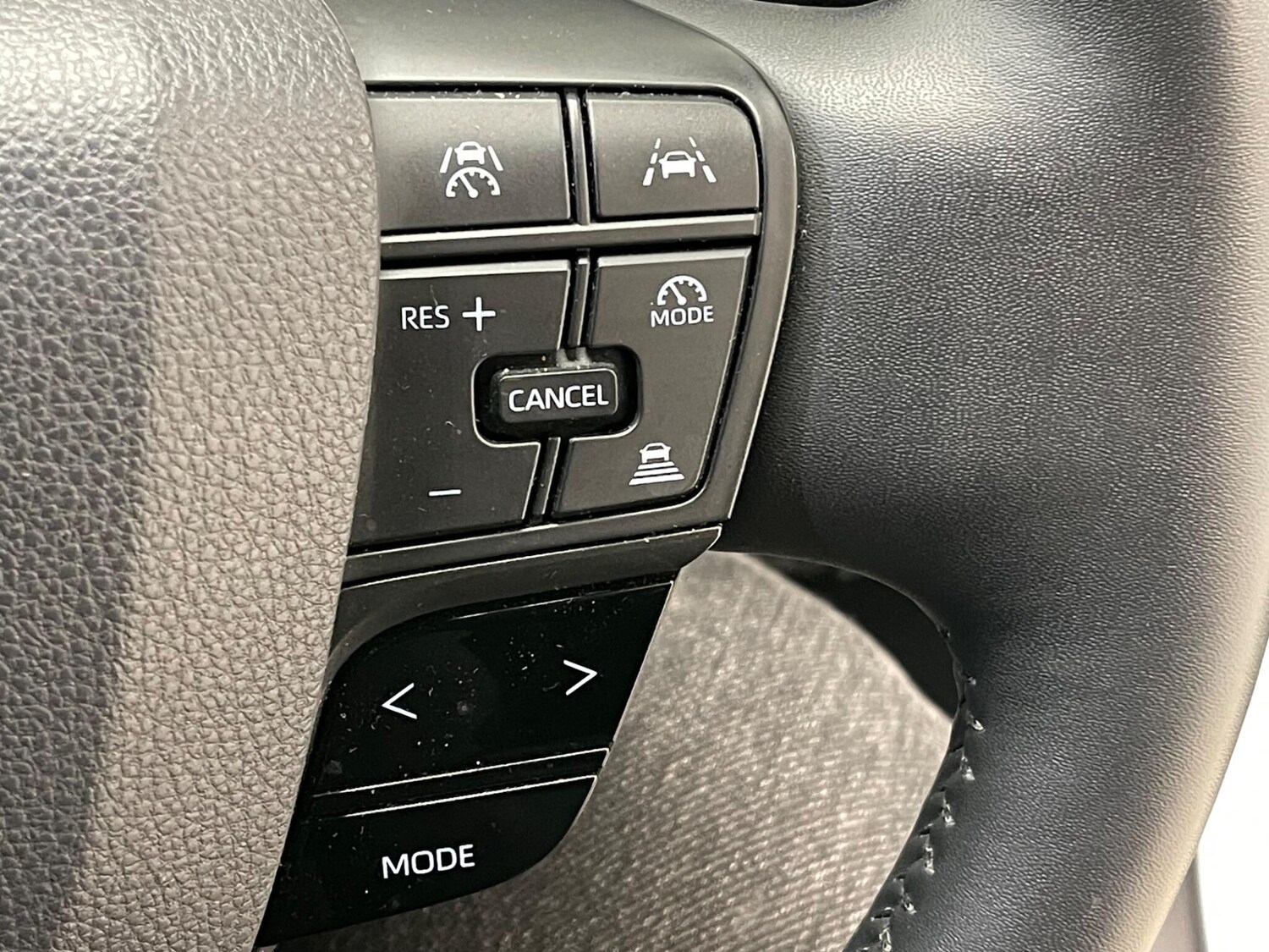 Used Toyota C-HR 2024 for sale - 77574759: Photo 19