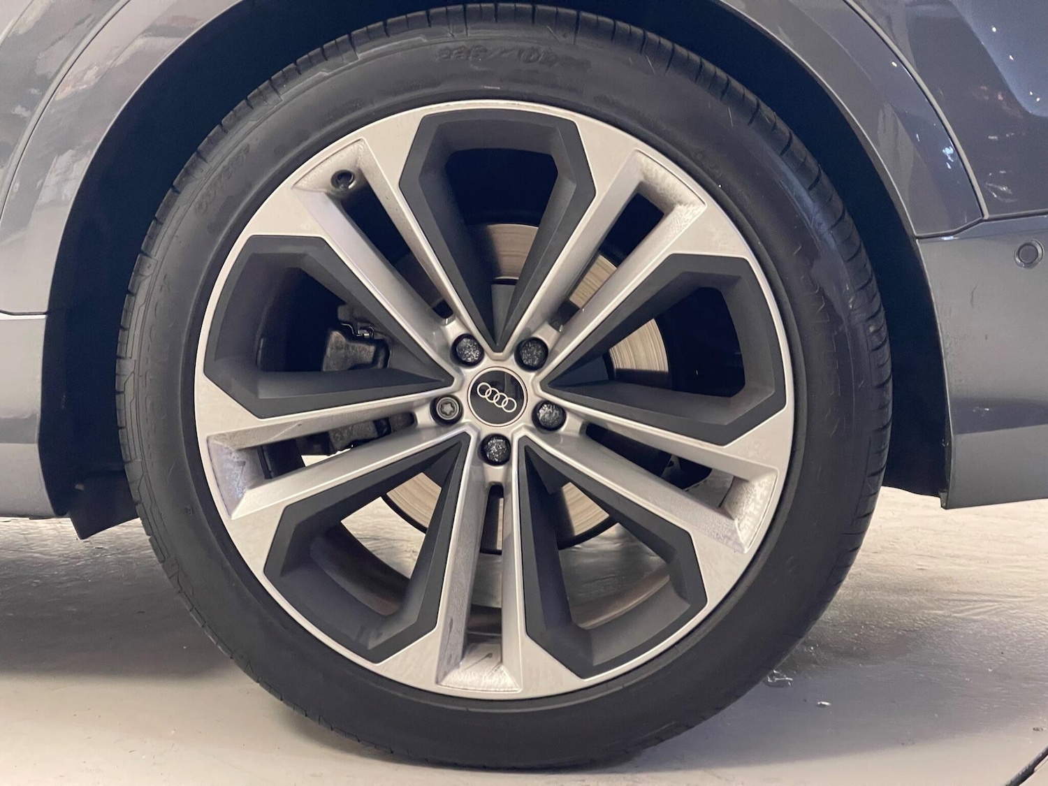 Used Audi Q8 2021 for sale - 76389353: Photo 32