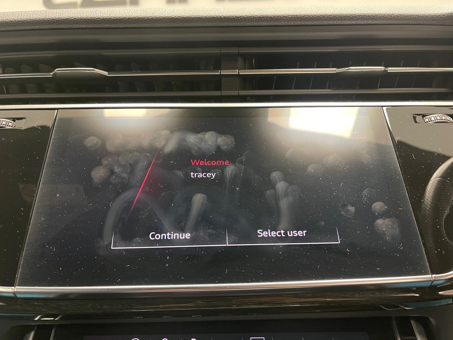 Used Audi Q8 2021 for sale - 76389353: Photo 35