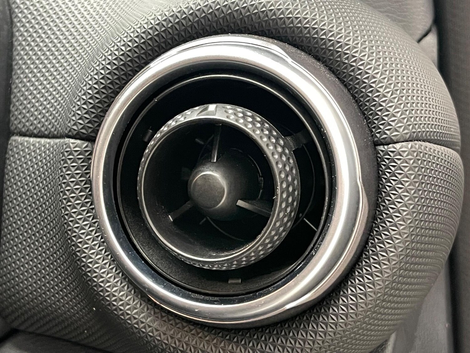 Used Nissan Juke 2024 for sale - 77120798: Photo 42