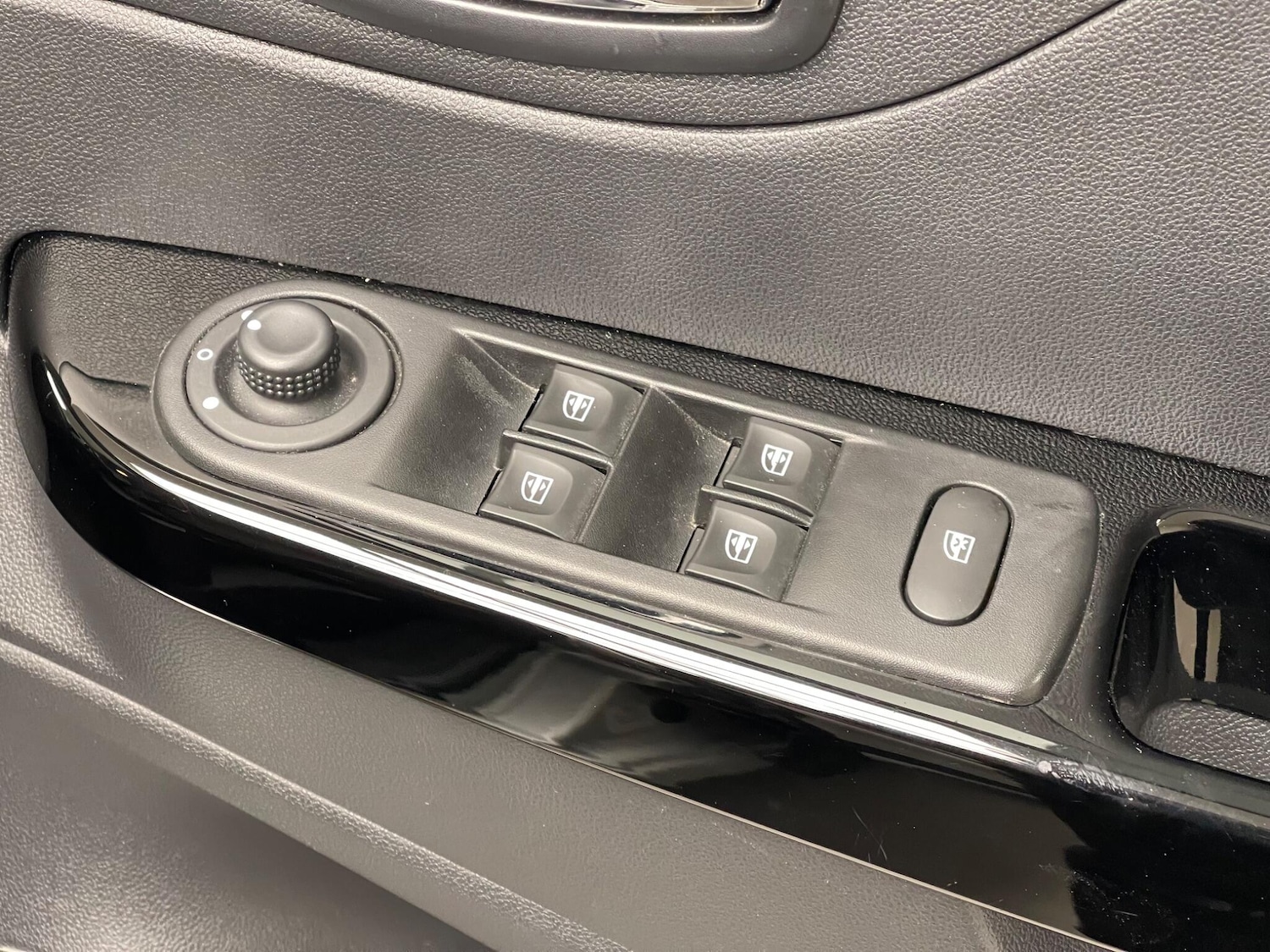 Used Renault Captur 2016 for sale - 77573966: Photo 23