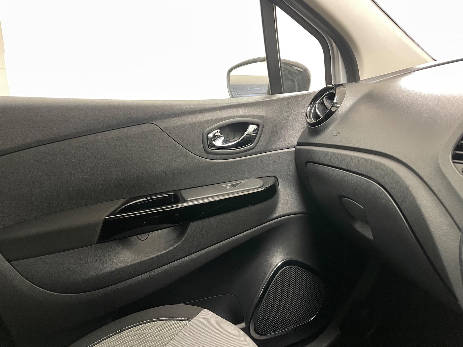 Used Renault Captur 2016 for sale - 77573966: Photo 24