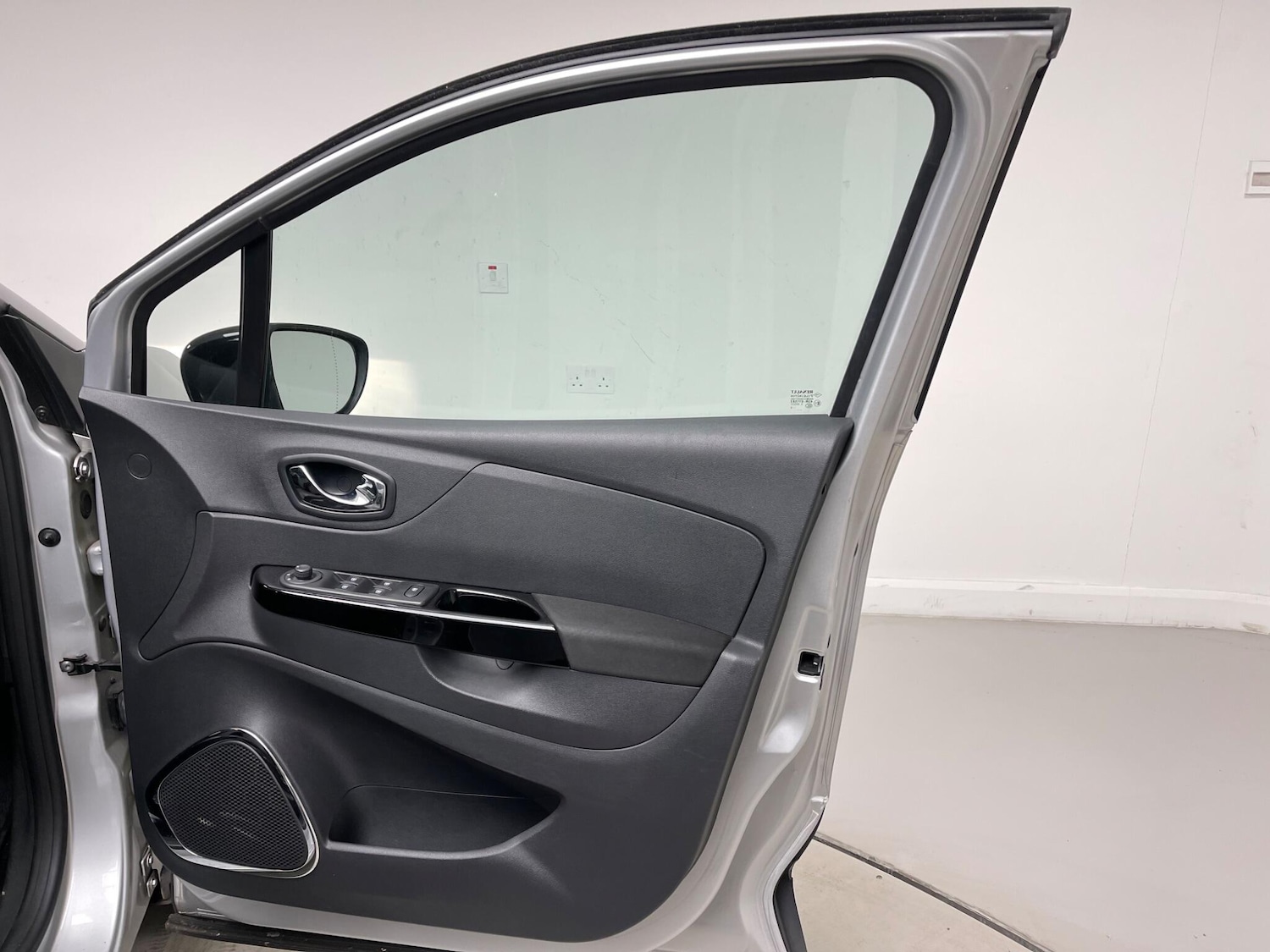 Used Renault Captur 2016 for sale - 77573966: Photo 25