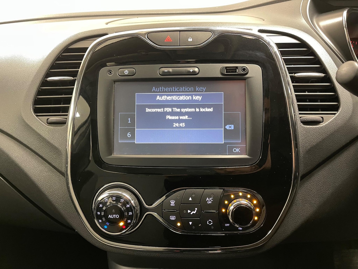 Used Renault Captur 2016 for sale - 77573966: Photo 27