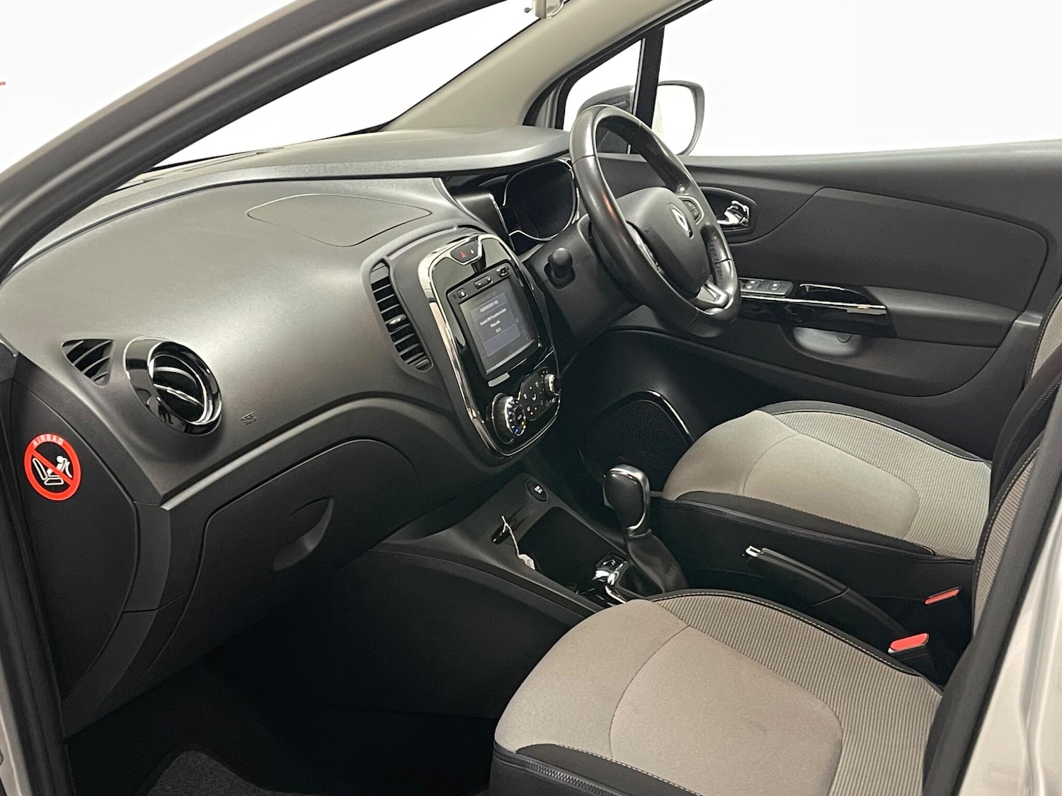 Used Renault Captur 2016 for sale - 77573966: Photo 30