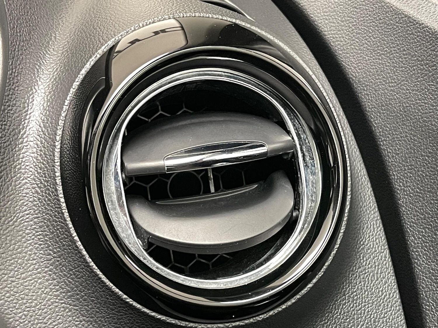 Used Renault Captur 2016 for sale - 77573966: Photo 39