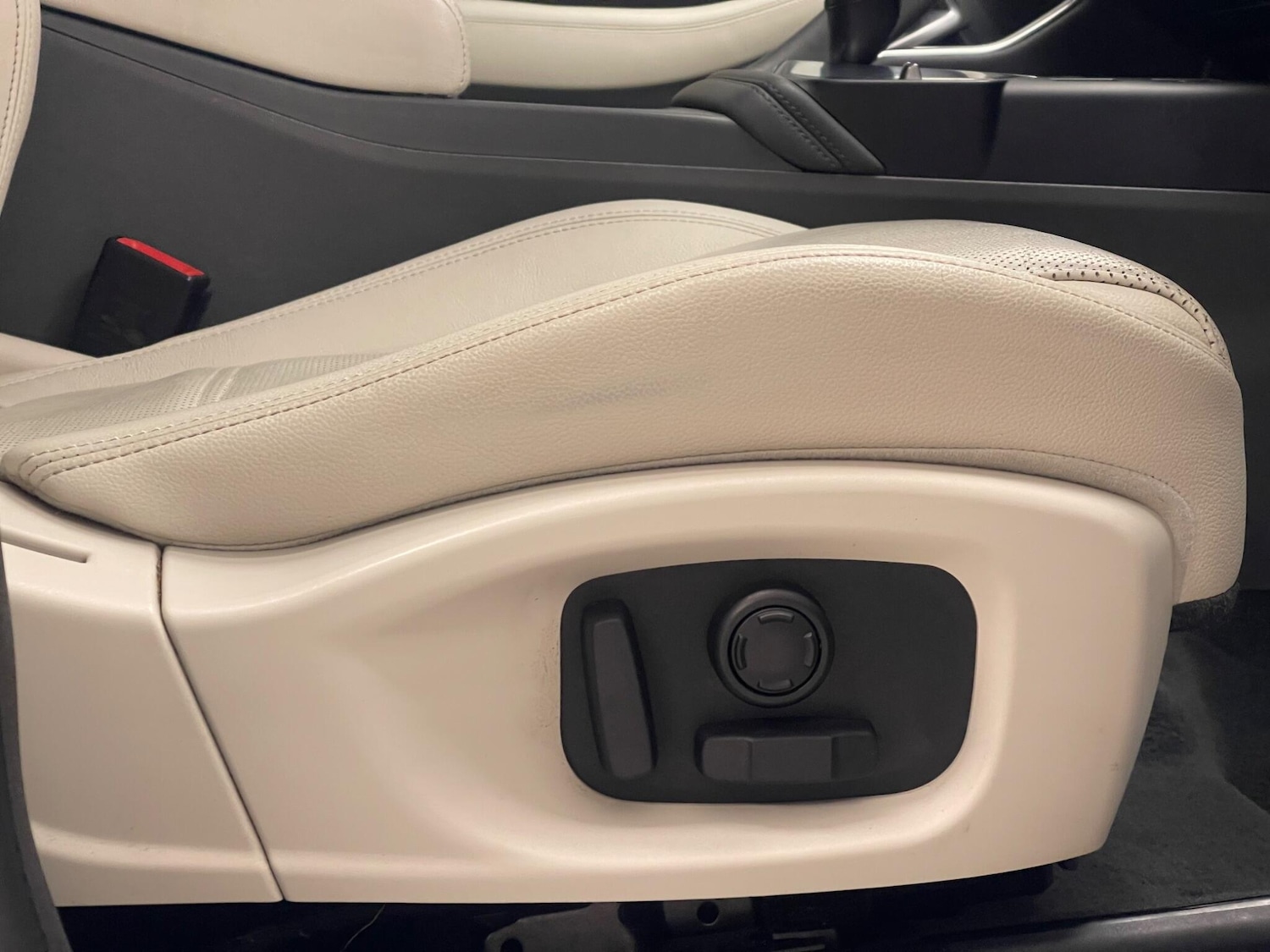 Used Jaguar E-Pace 2020 for sale - 76457085: Photo 23