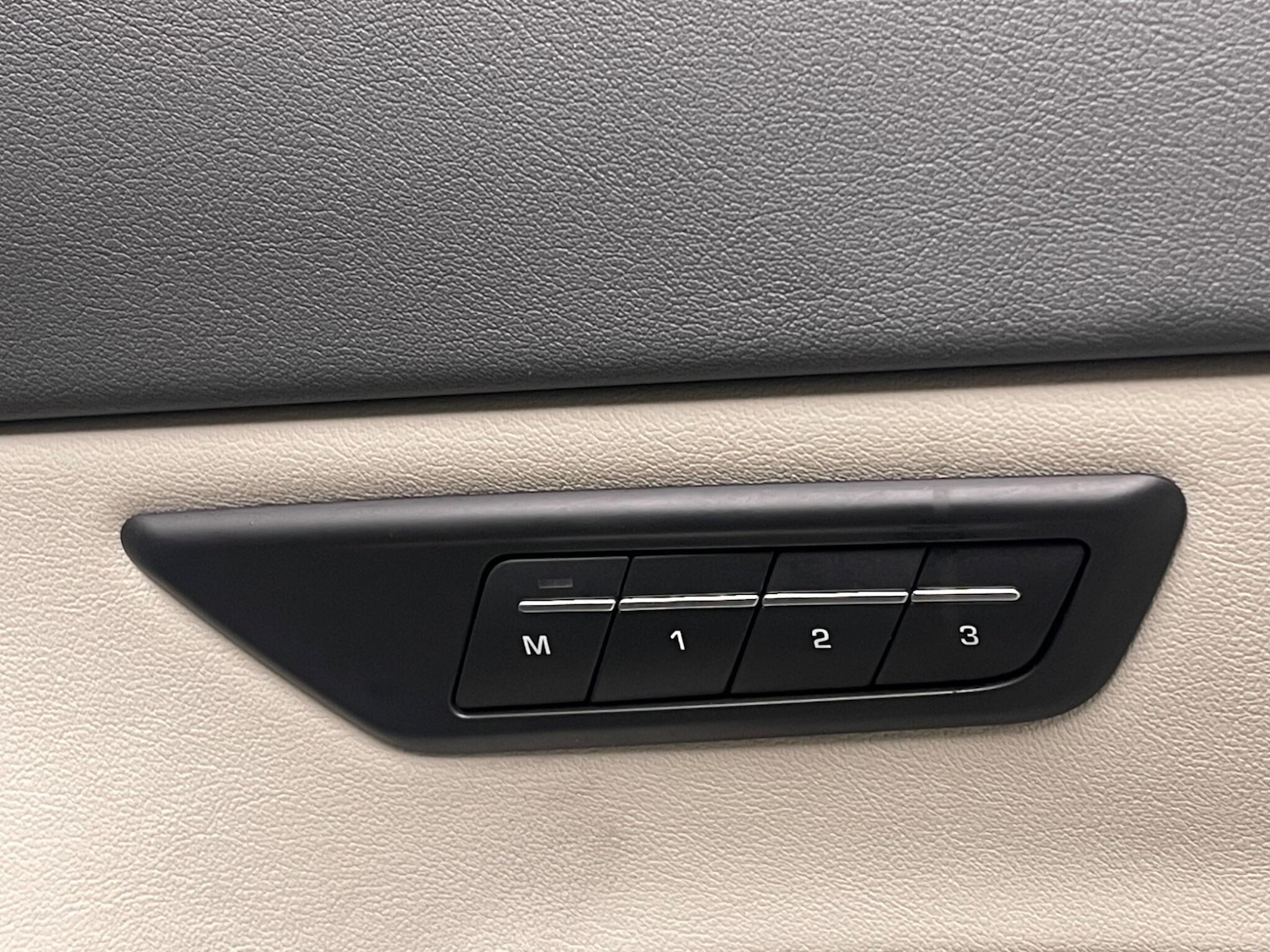 Used Jaguar E-Pace 2020 for sale - 76457085: Photo 24