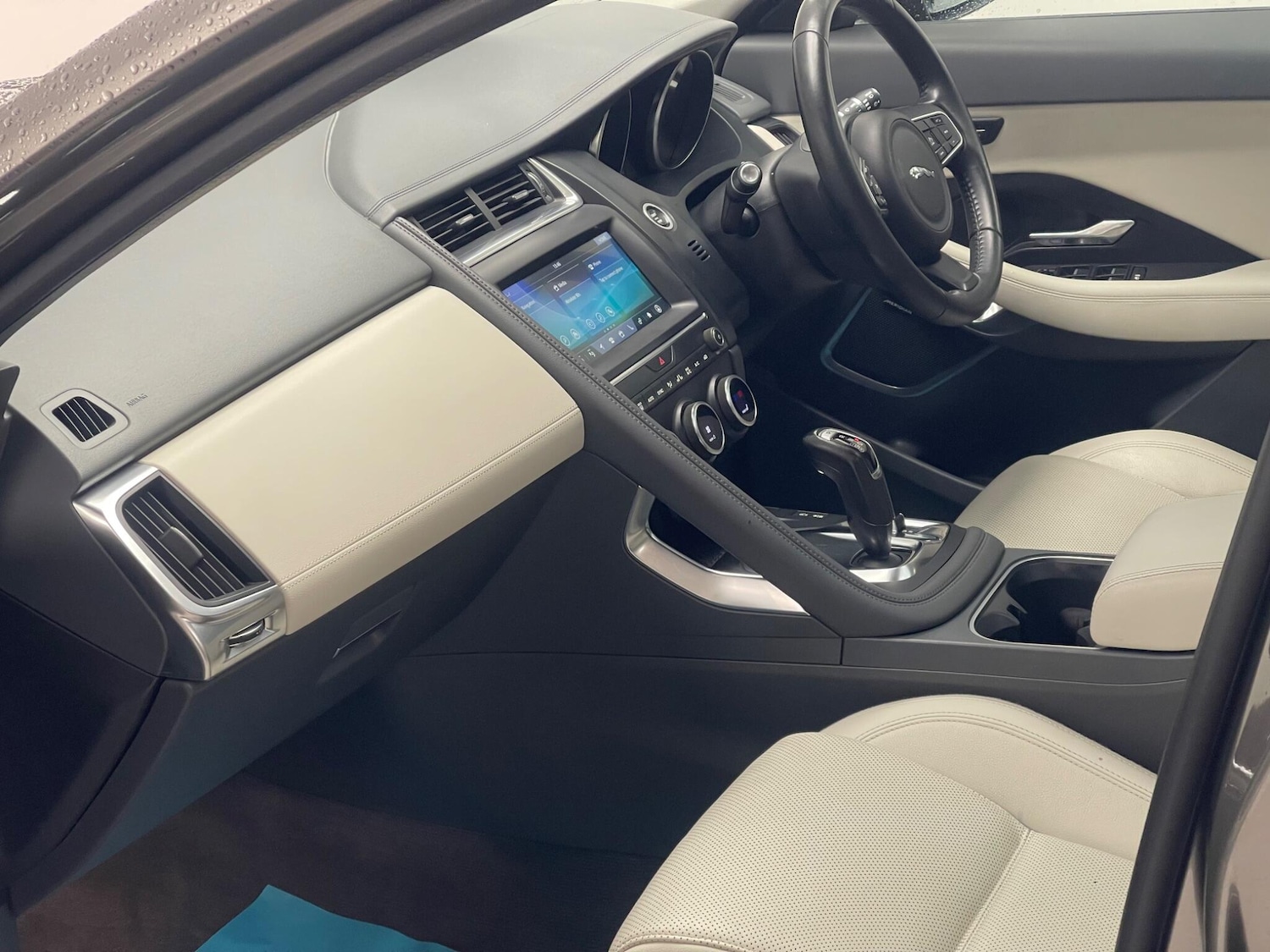 Used Jaguar E-Pace 2020 for sale - 76457085: Photo 6