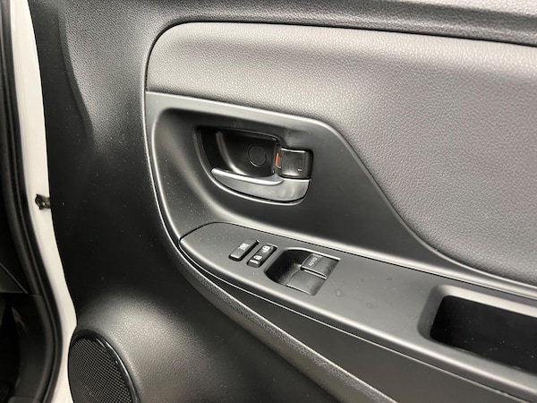 Used Toyota Yaris 2018 for sale - 75687862: Photo 30