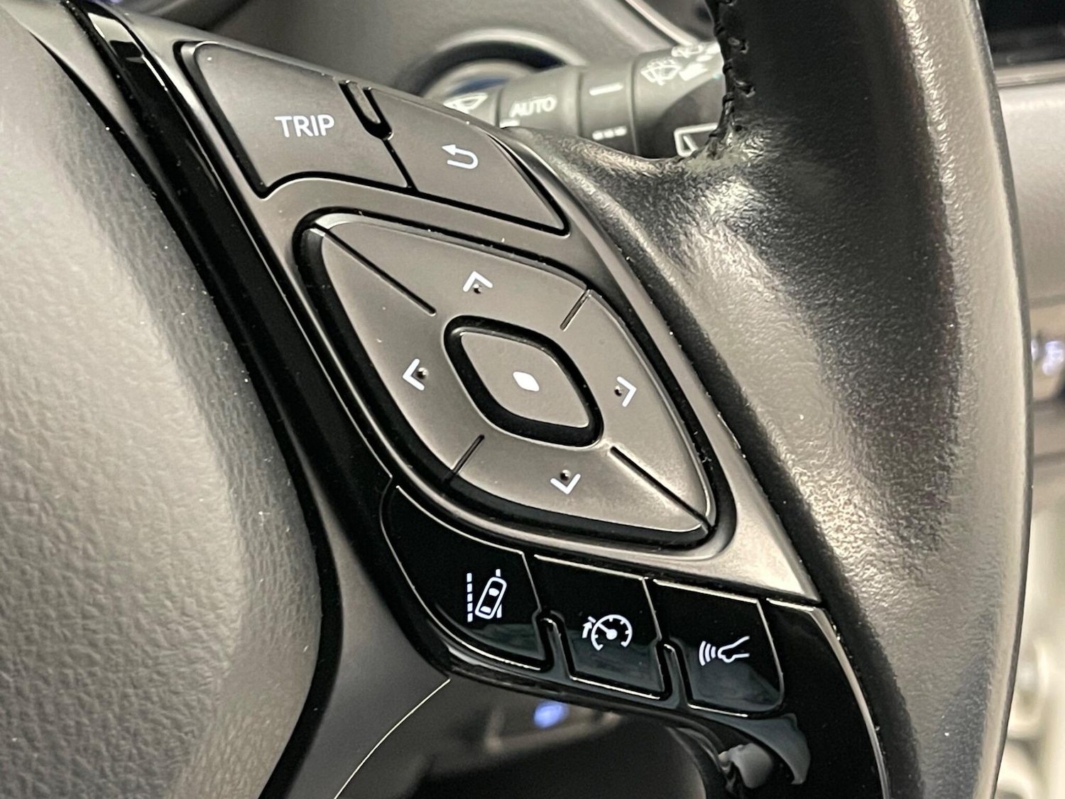 Used Toyota C-HR 2022 for sale - 76498925: Photo 18