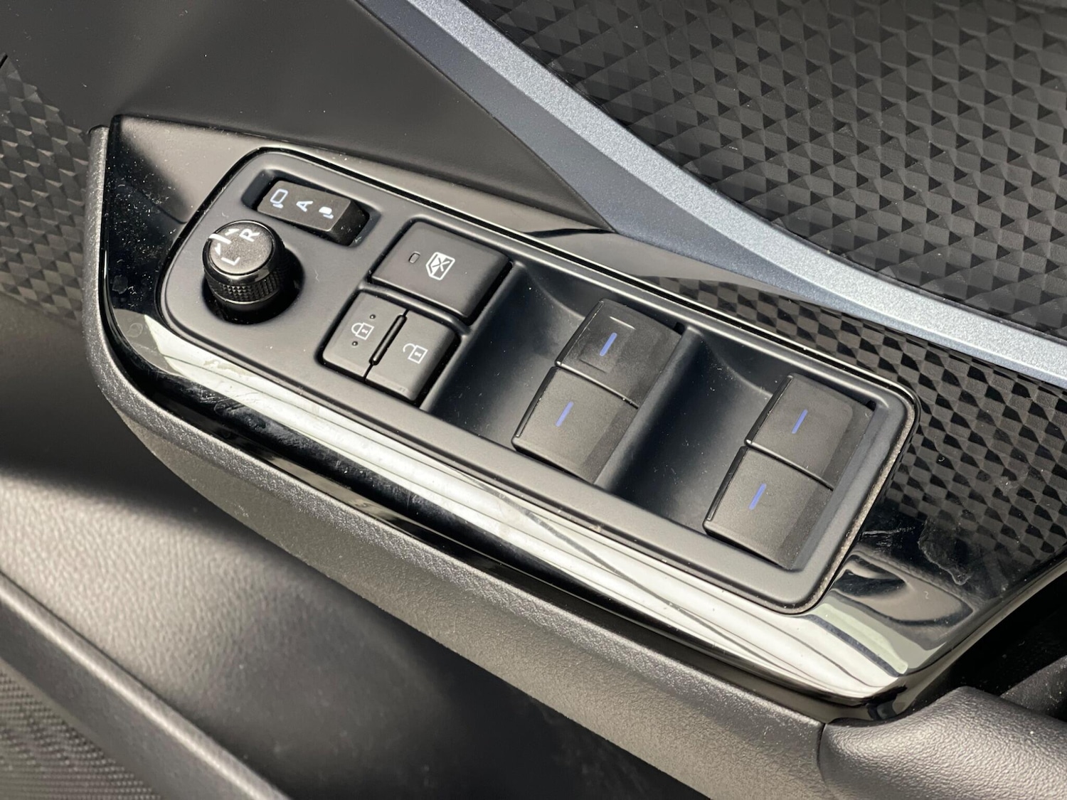 Used Toyota C-HR 2022 for sale - 76498925: Photo 21