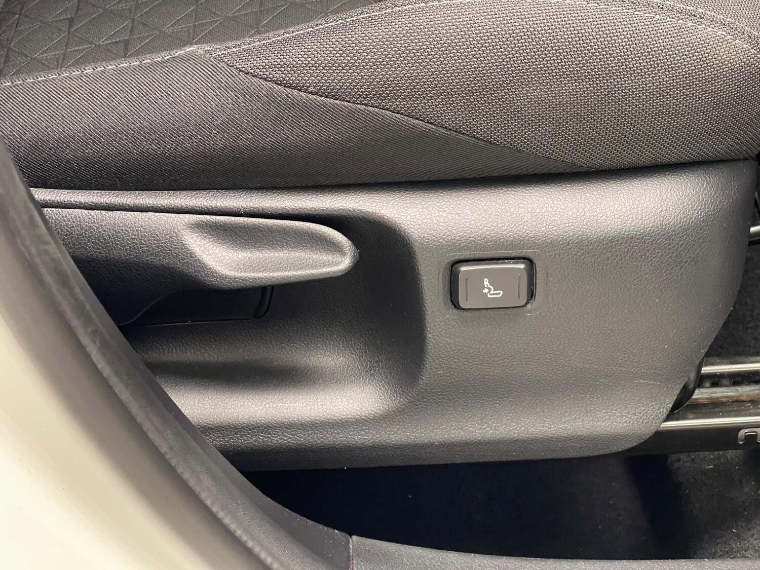 Used Toyota C-HR 2022 for sale - 76498925: Photo 22