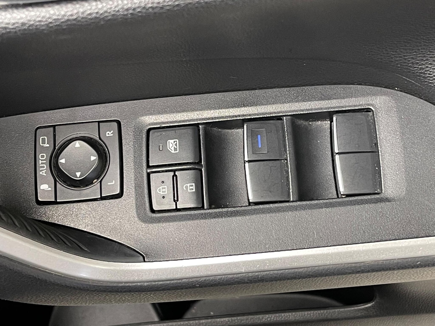 Used Toyota RAV4 2020 for sale - 76059216: Photo 13