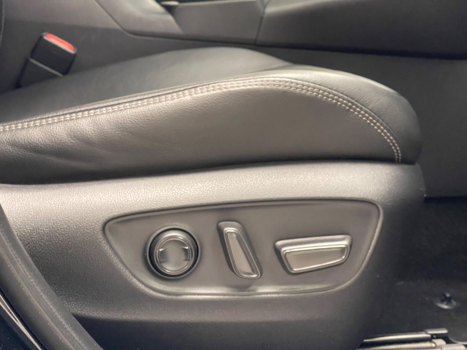 Used Toyota RAV4 2020 for sale - 76059216: Photo 18