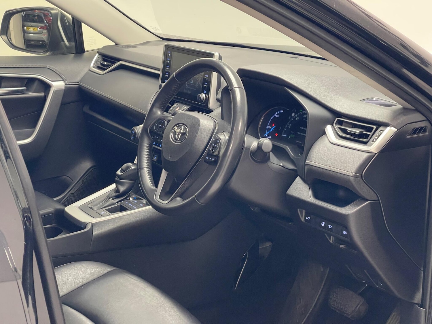 Used Toyota RAV4 2020 for sale - 76059216: Photo 9