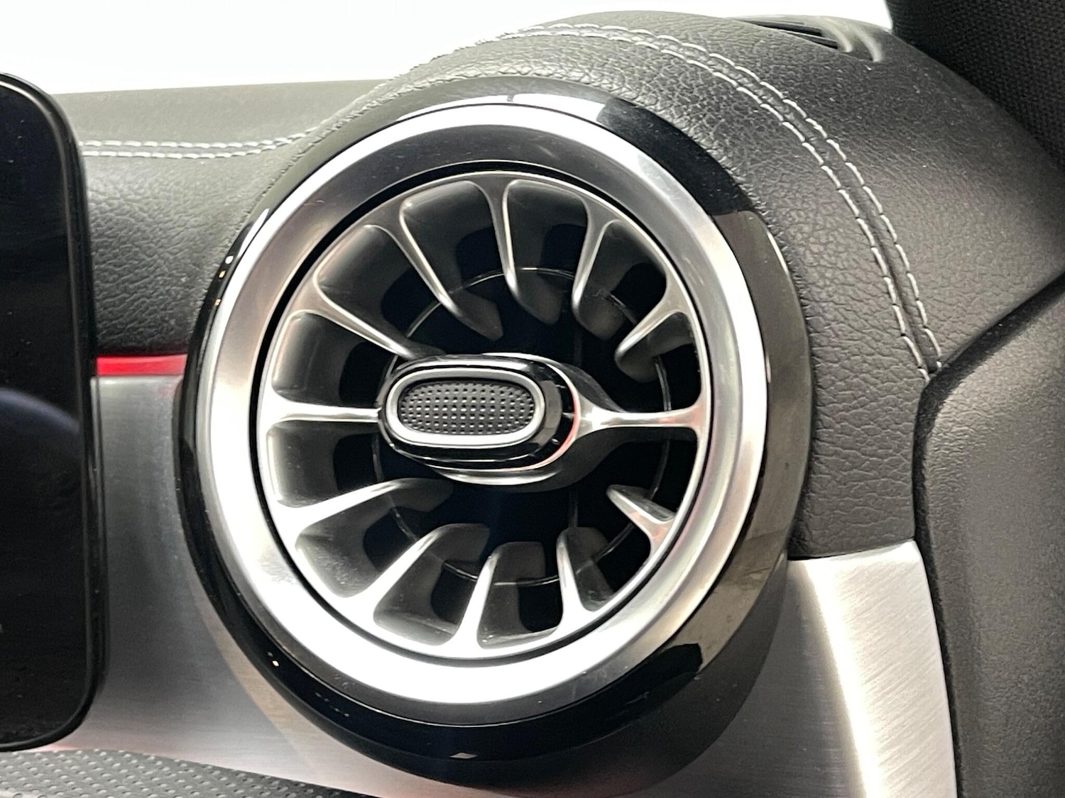 Used Mercedes-Benz CLA for sale - 77216323: Photo 29