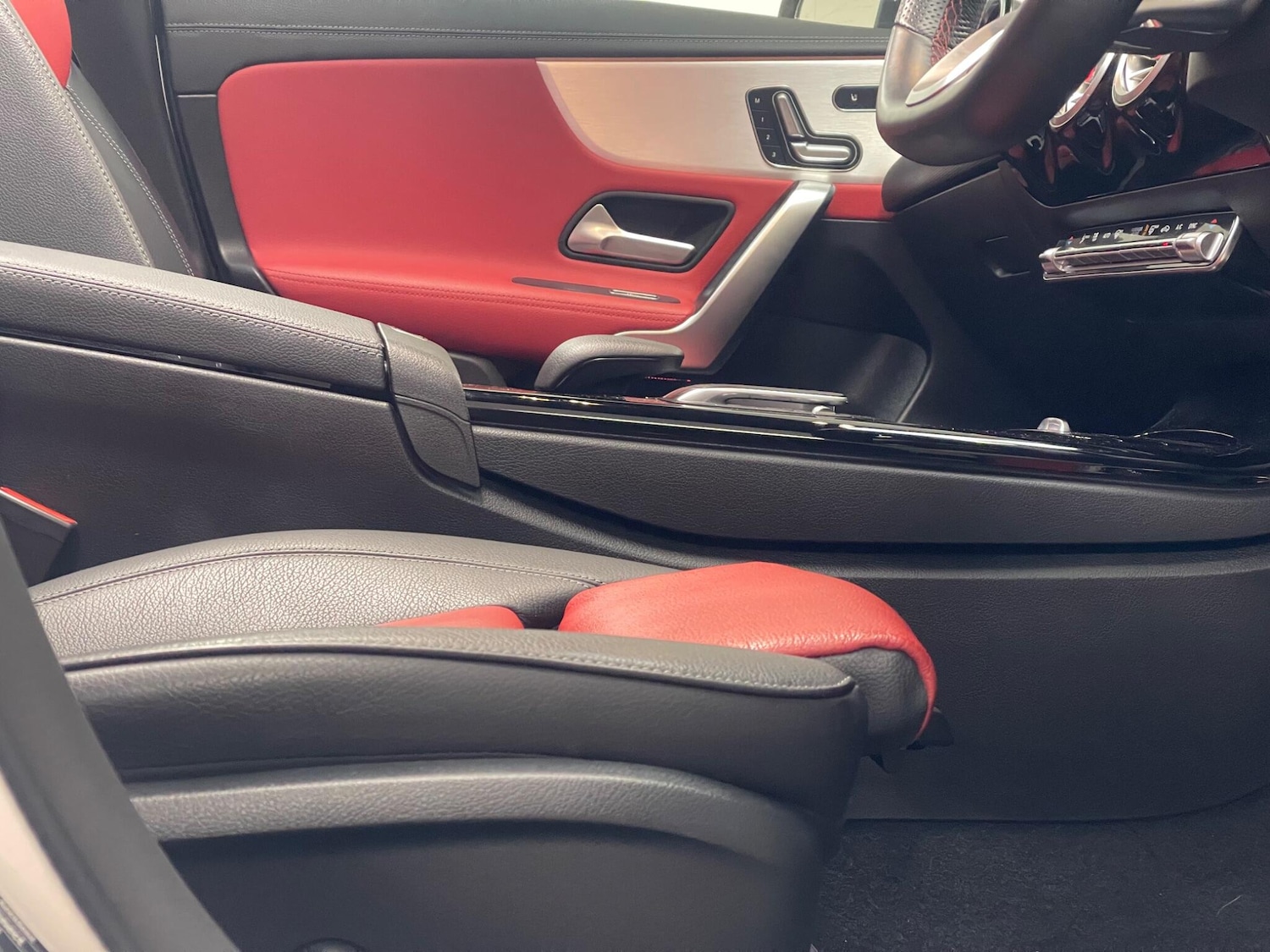 Used Mercedes-Benz CLA for sale - 77216323: Photo 37