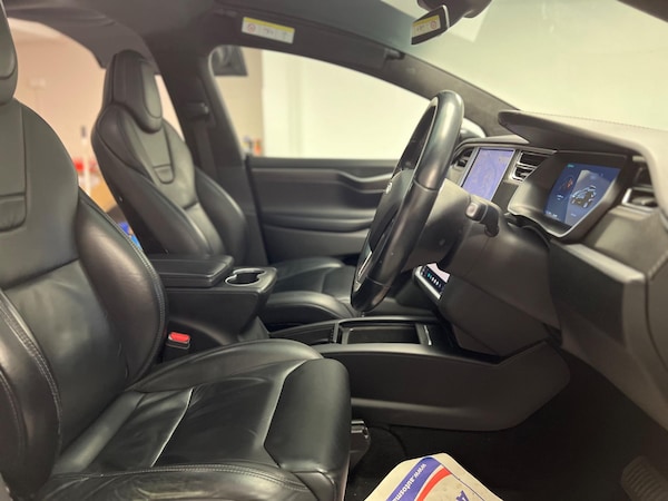 Used Tesla Model X 2017 for sale - 73660077: Photo 17