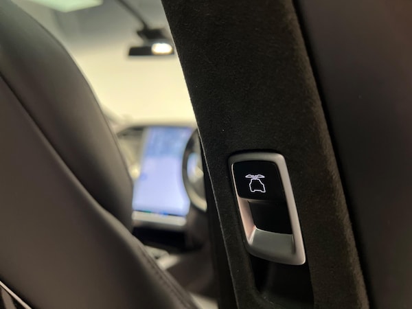 Used Tesla Model X 2017 for sale - 73660077: Photo 20