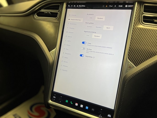 Used Tesla Model X 2017 for sale - 73660077: Photo 26