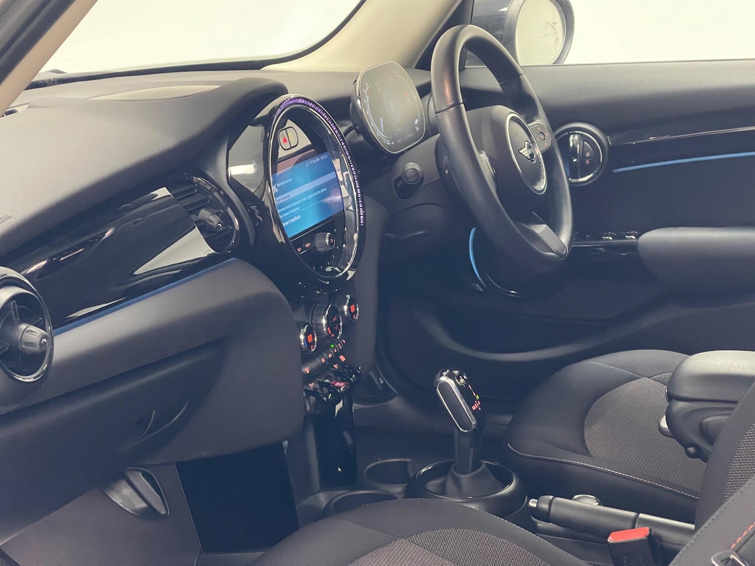 Used MINI Hatch 2023 for sale - 76425309: Photo 8