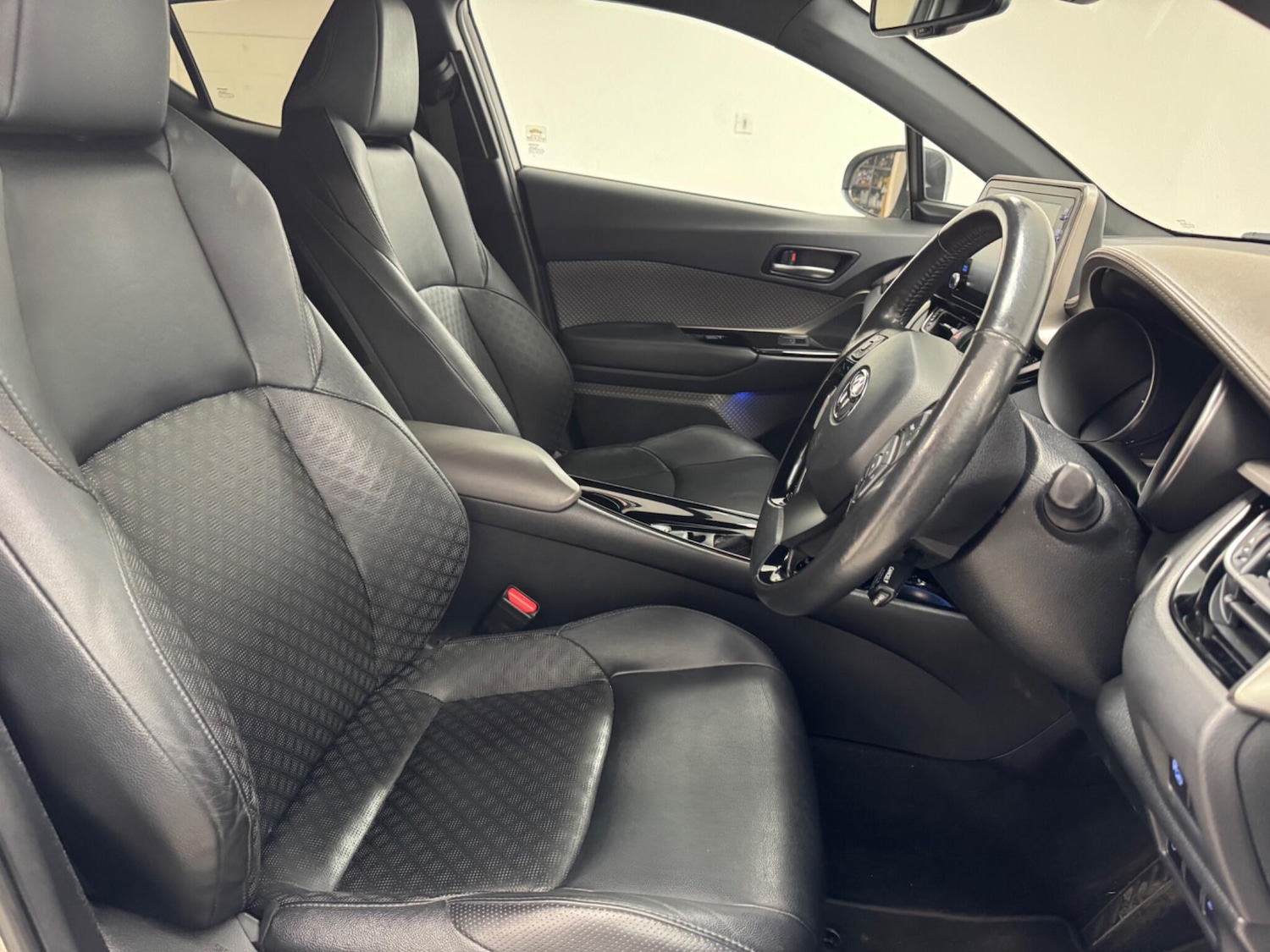 Used Toyota C-HR 2020 for sale - 78057855: Photo 11