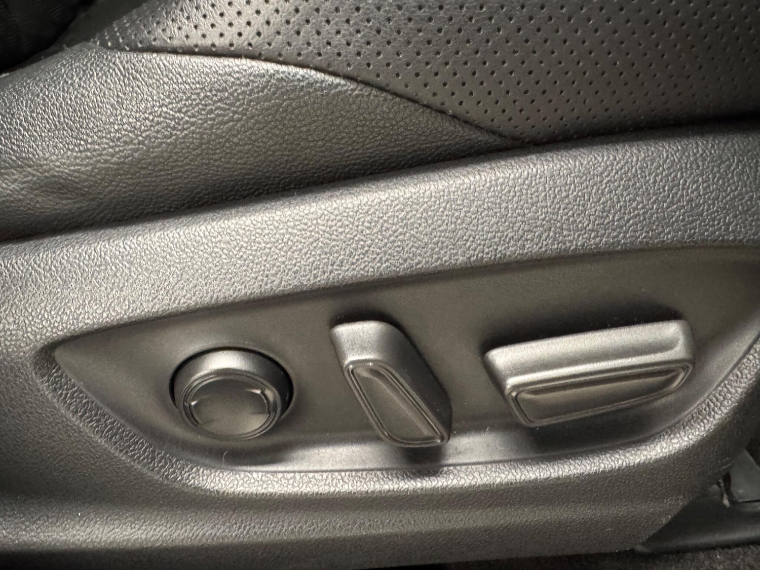 Used Toyota C-HR 2020 for sale - 78057855: Photo 15