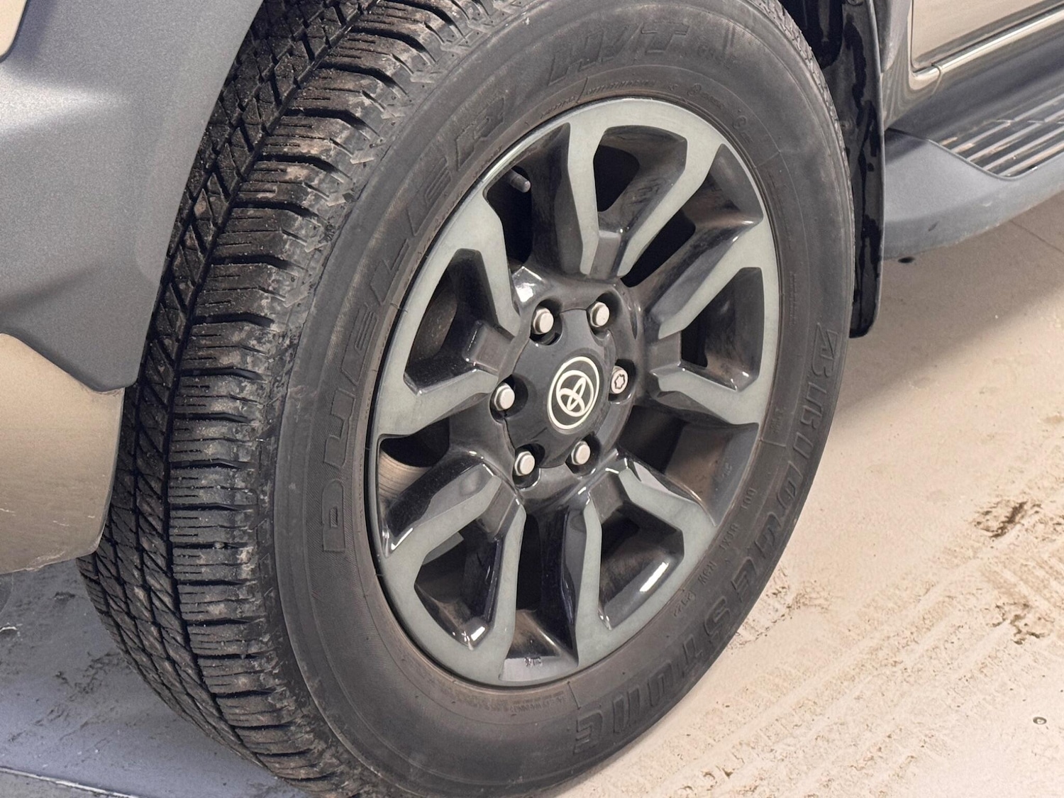 Used Toyota Hilux 2023 for sale - 77611524: Photo 11