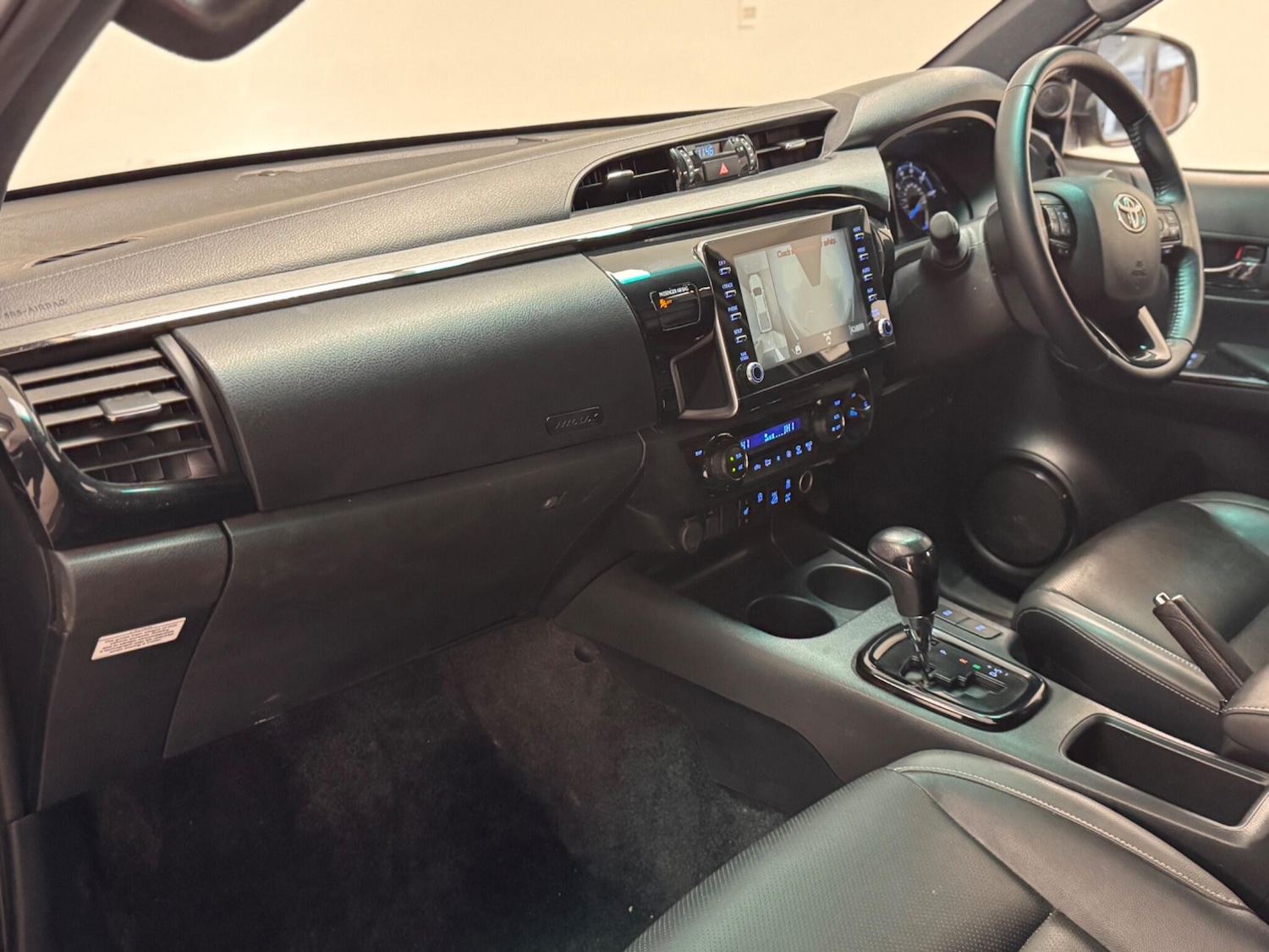 Used Toyota Hilux 2023 for sale - 77611524: Photo 14