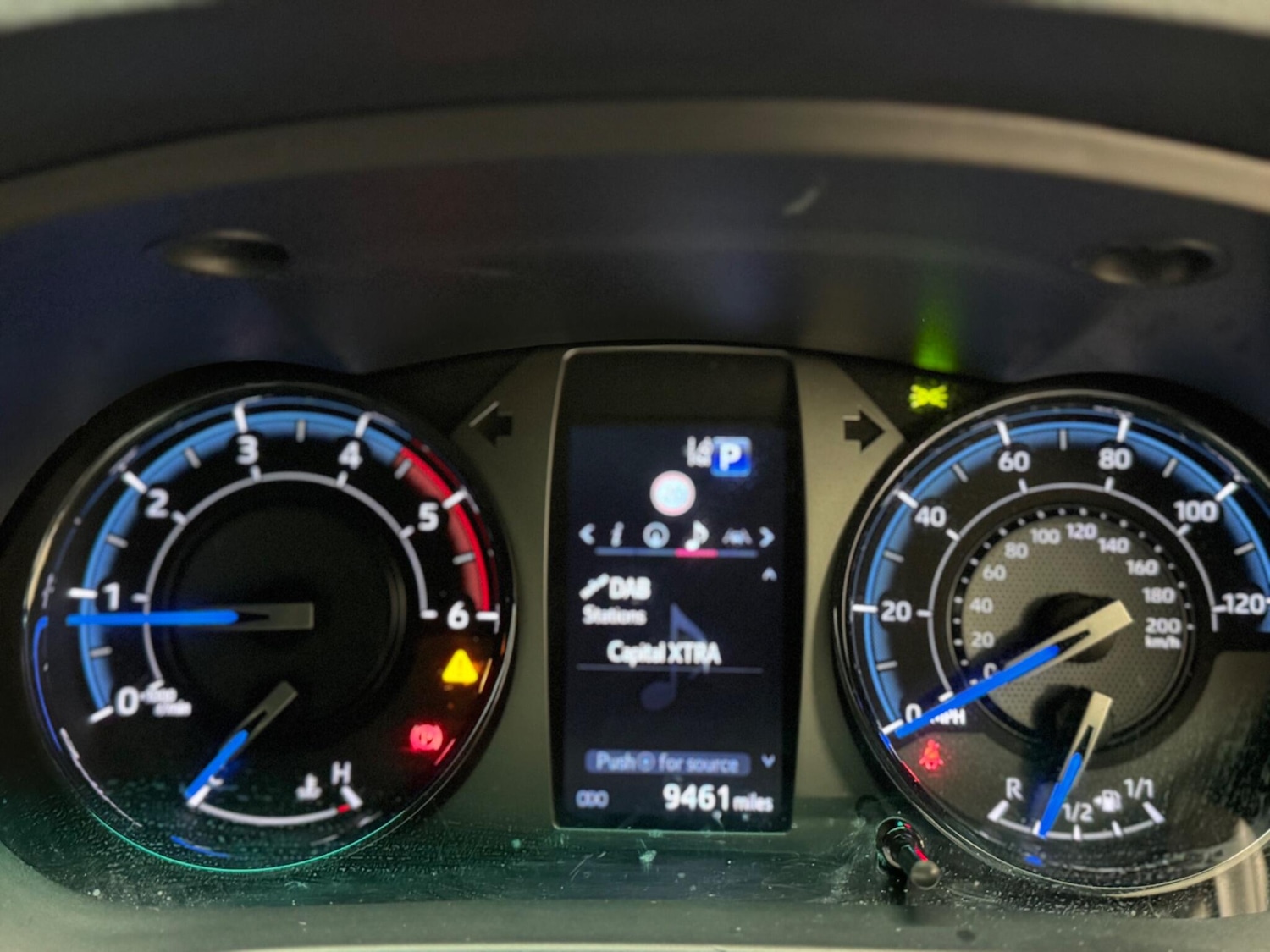 Used Toyota Hilux 2023 for sale - 77611524: Photo 16