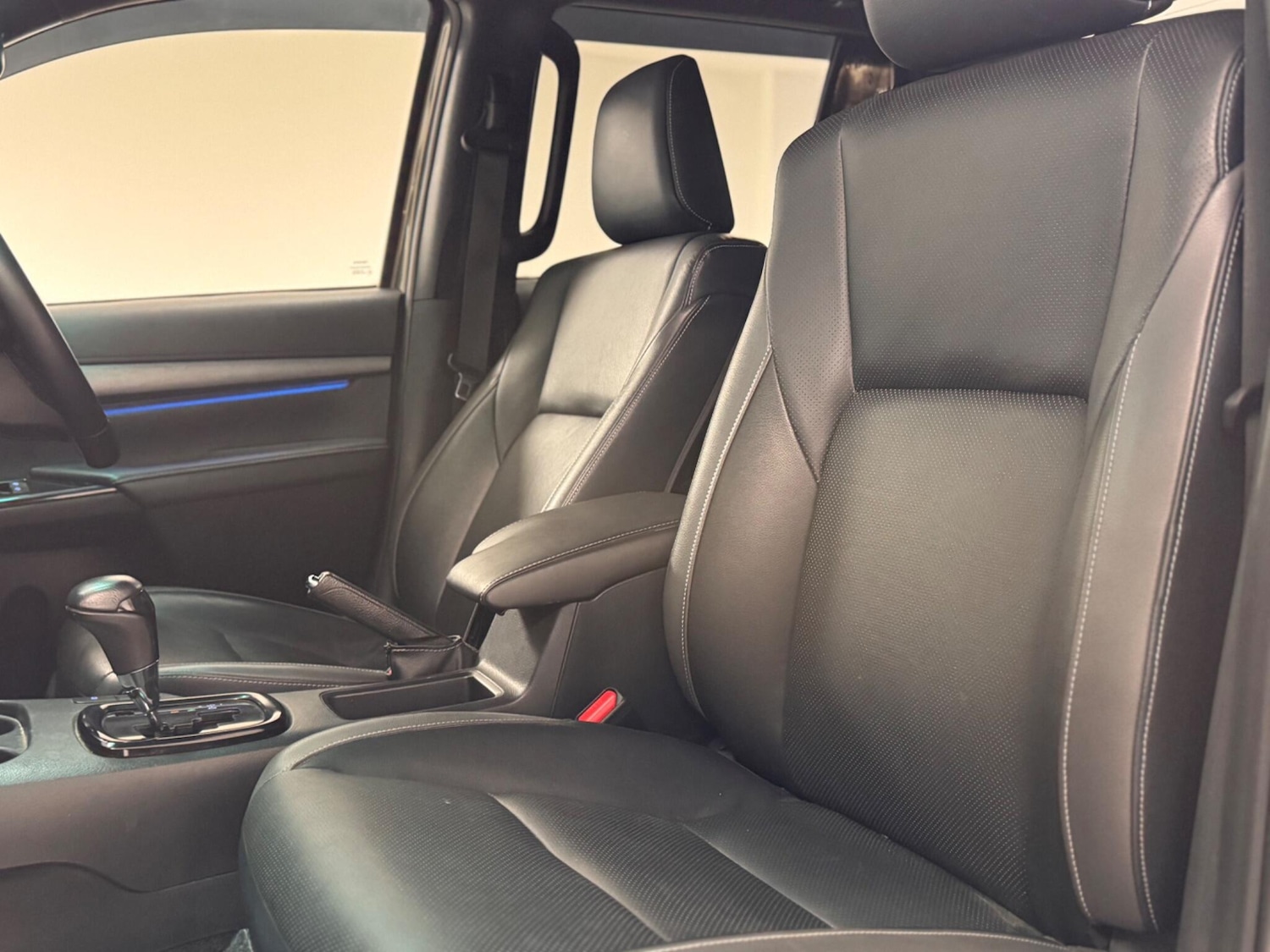 Used Toyota Hilux 2023 for sale - 77611524: Photo 18