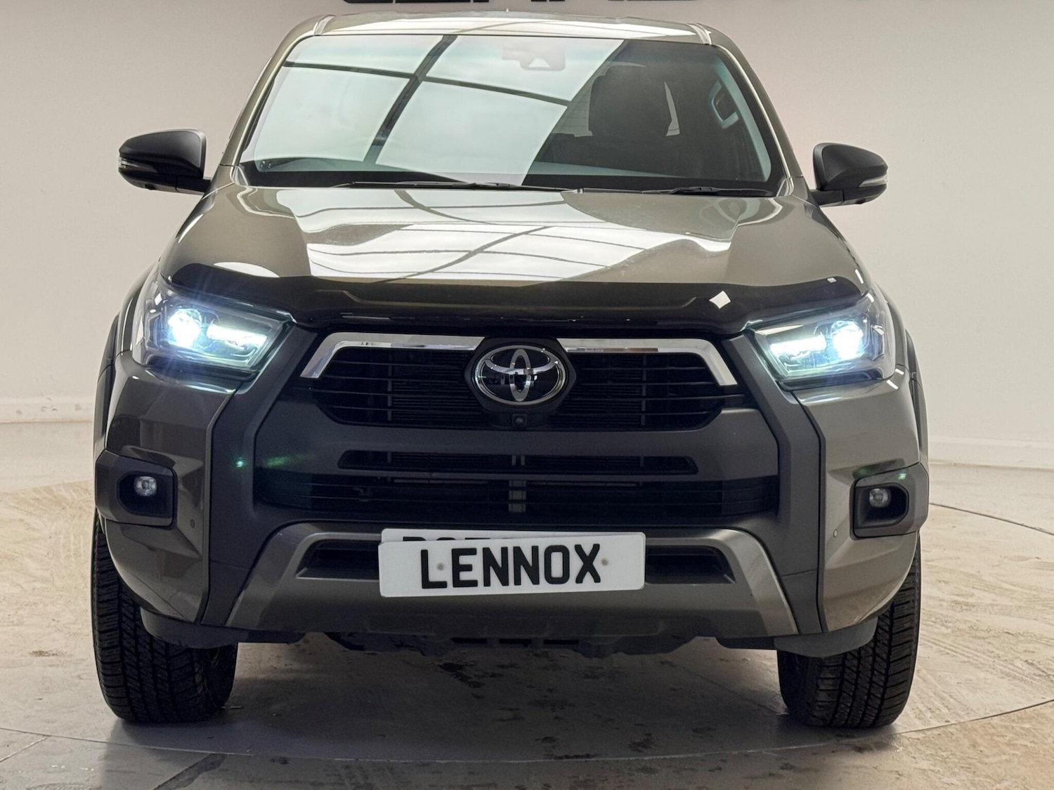 Used Toyota Hilux 2023 for sale - 77611524: Photo 2