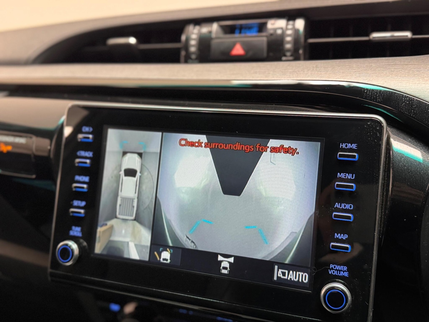 Used Toyota Hilux 2023 for sale - 77611524: Photo 20