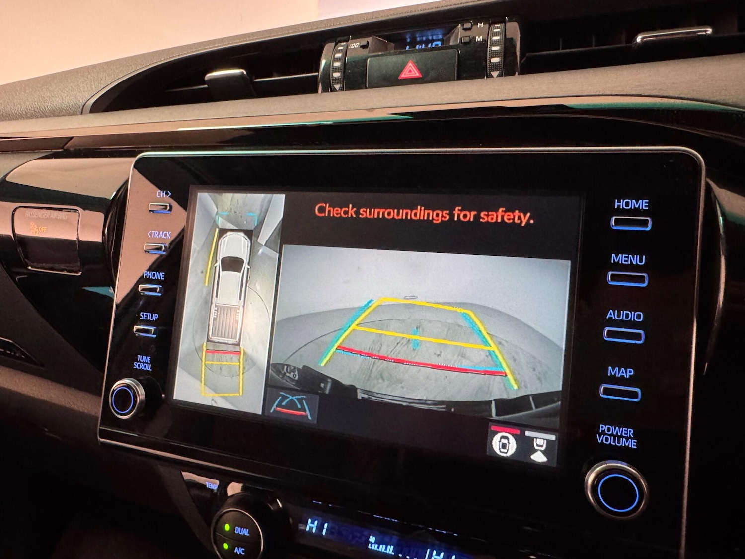 Used Toyota Hilux 2023 for sale - 77611524: Photo 24