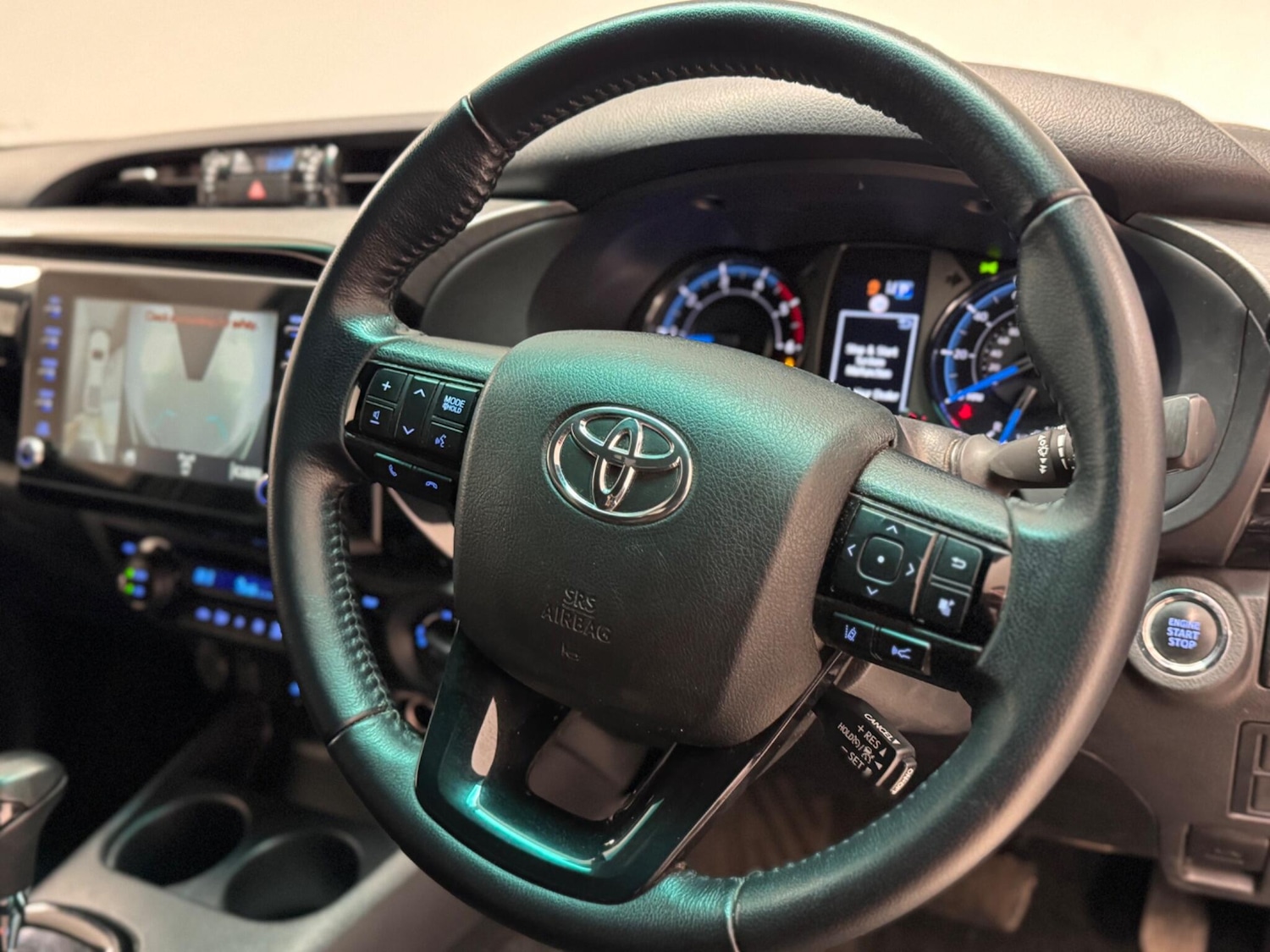 Used Toyota Hilux 2023 for sale - 77611524: Photo 25