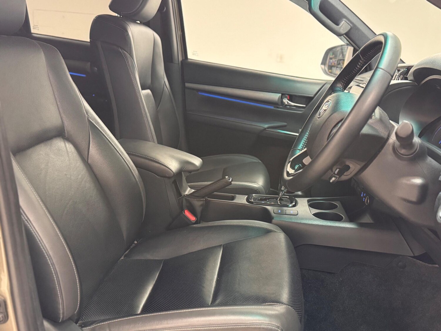 Used Toyota Hilux 2023 for sale - 77611524: Photo 6