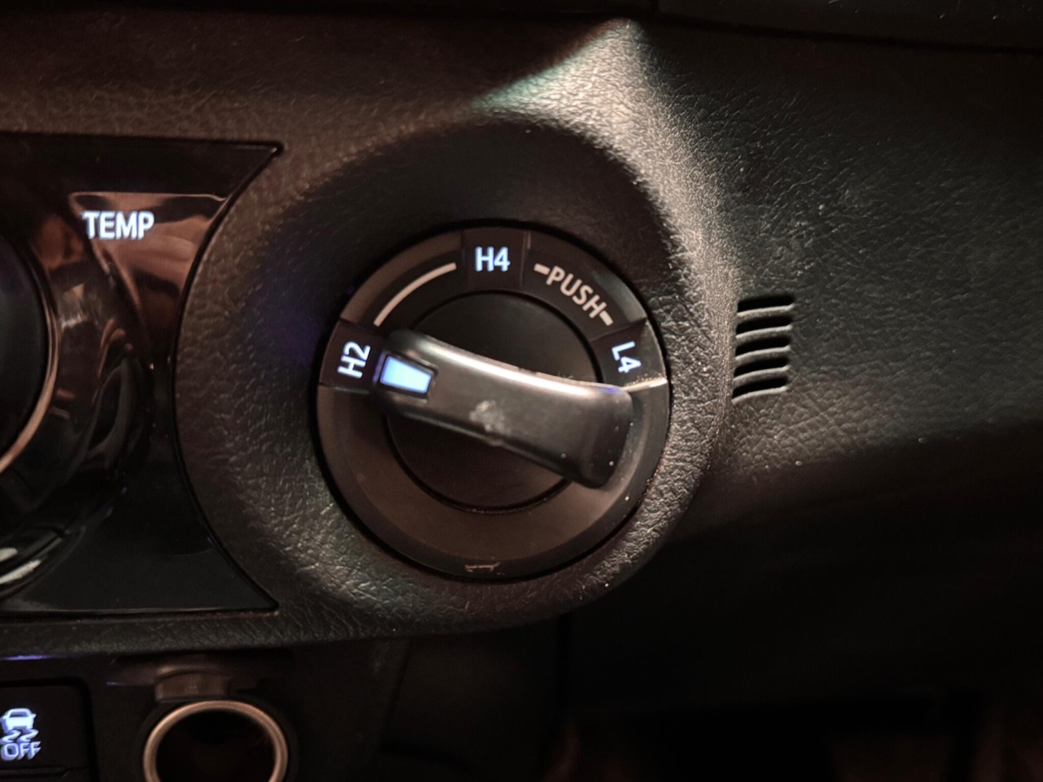 Used Toyota Hilux 2023 for sale - 77611524: Photo 9