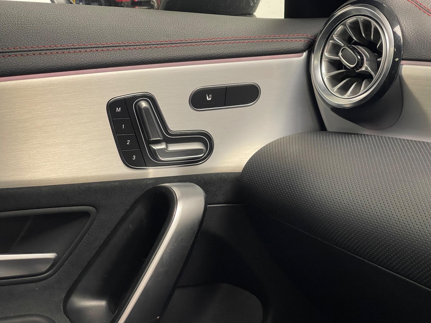 Used Mercedes-Benz CLA 2023 for sale - 76457353: Photo 17