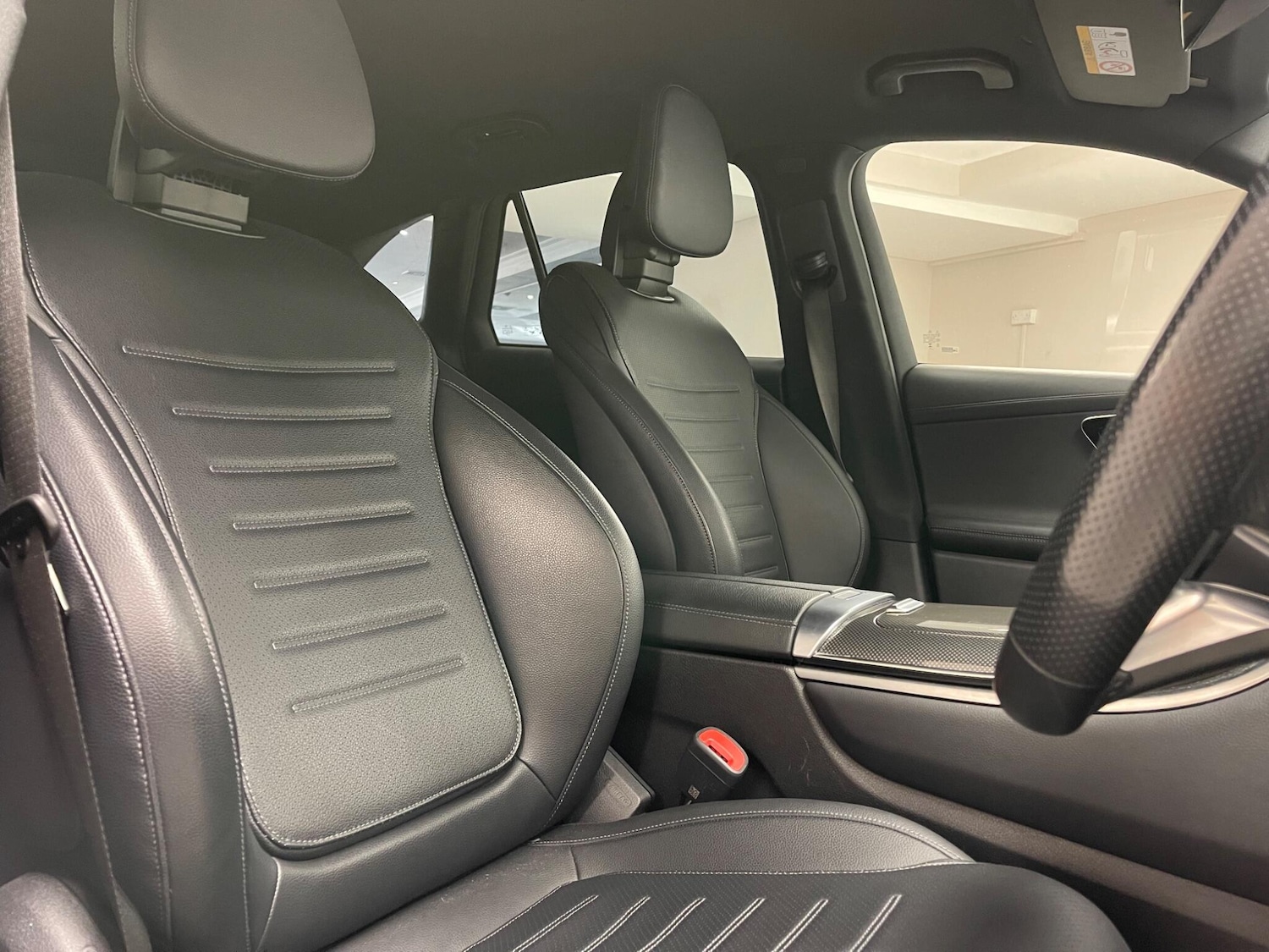 Used Mercedes-Benz GLC 2023 for sale - 76485402: Photo 10