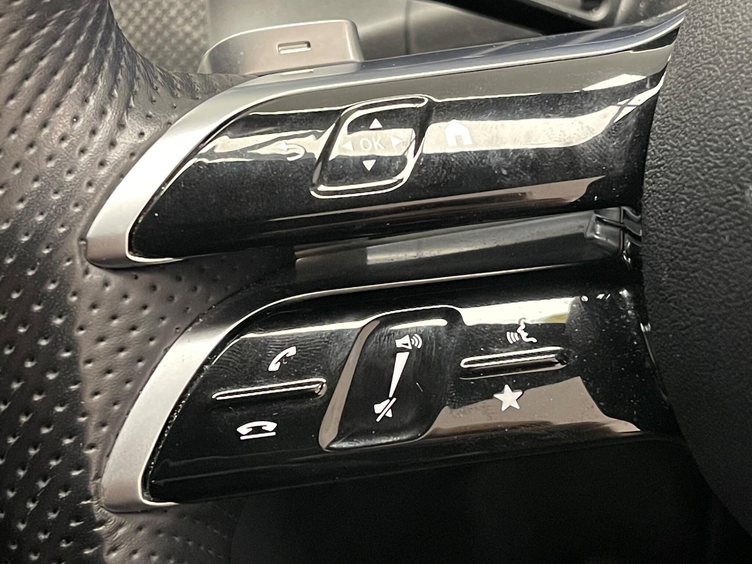 Used Mercedes-Benz GLC 2023 for sale - 76485402: Photo 15