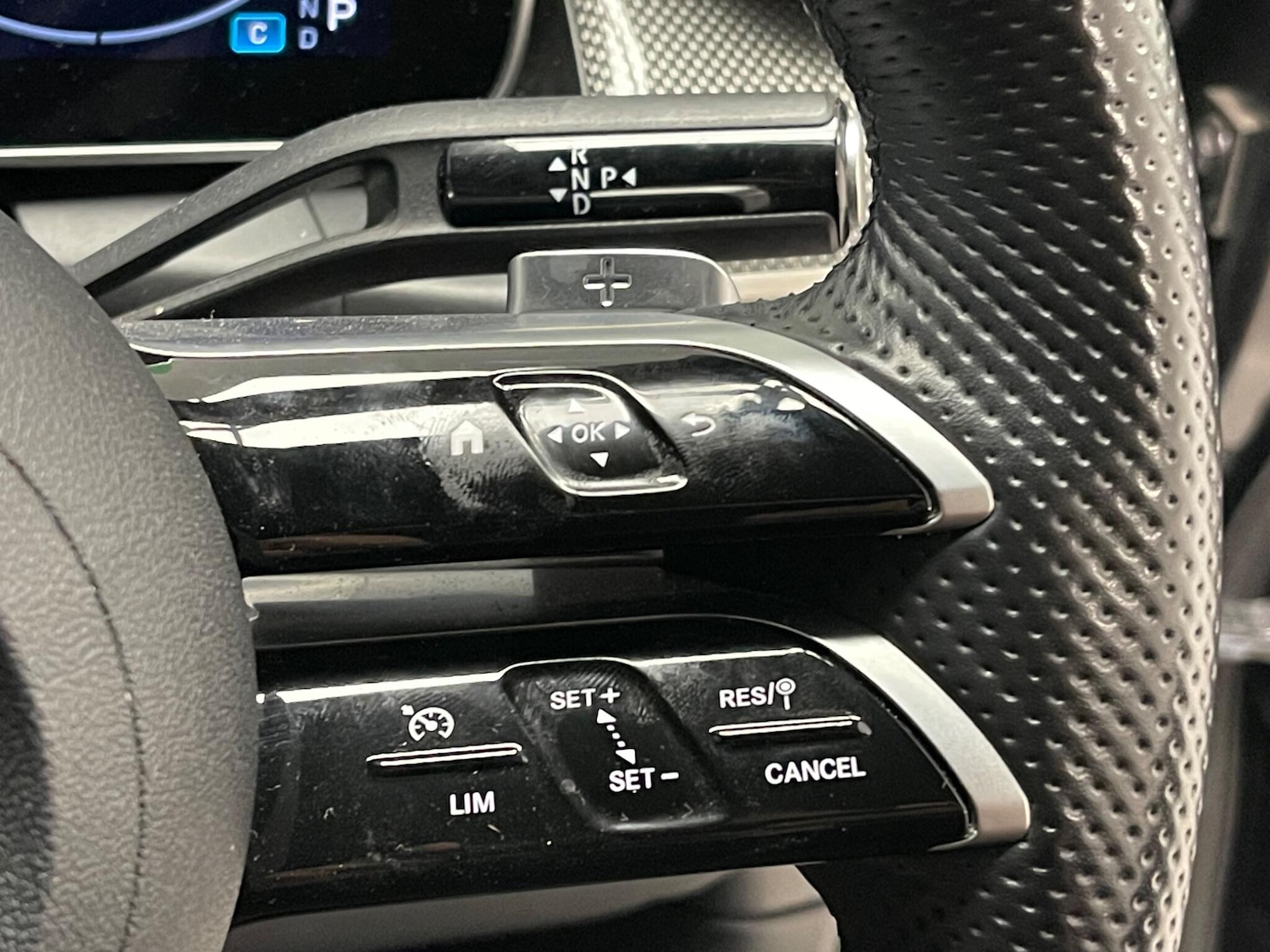 Used Mercedes-Benz GLC 2023 for sale - 76485402: Photo 16