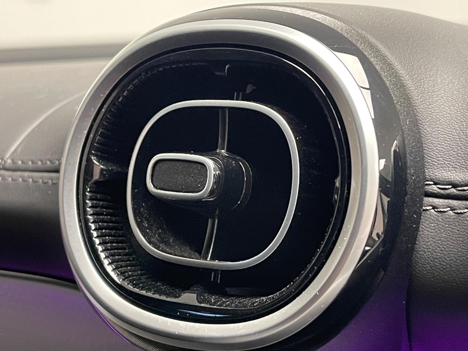 Used Mercedes-Benz GLC 2023 for sale - 76485402: Photo 27