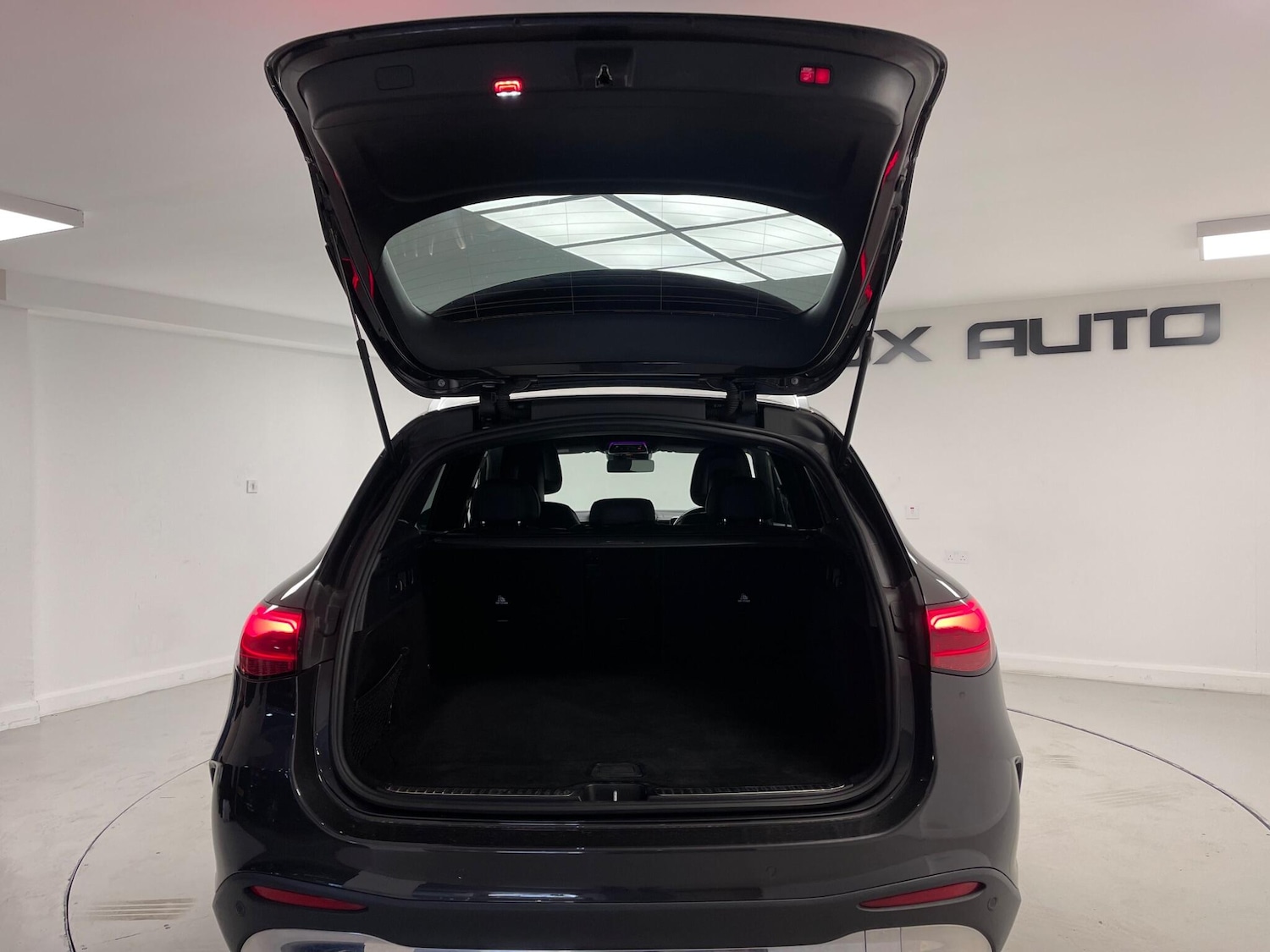 Used Mercedes-Benz GLC 2023 for sale - 76485402: Photo 32