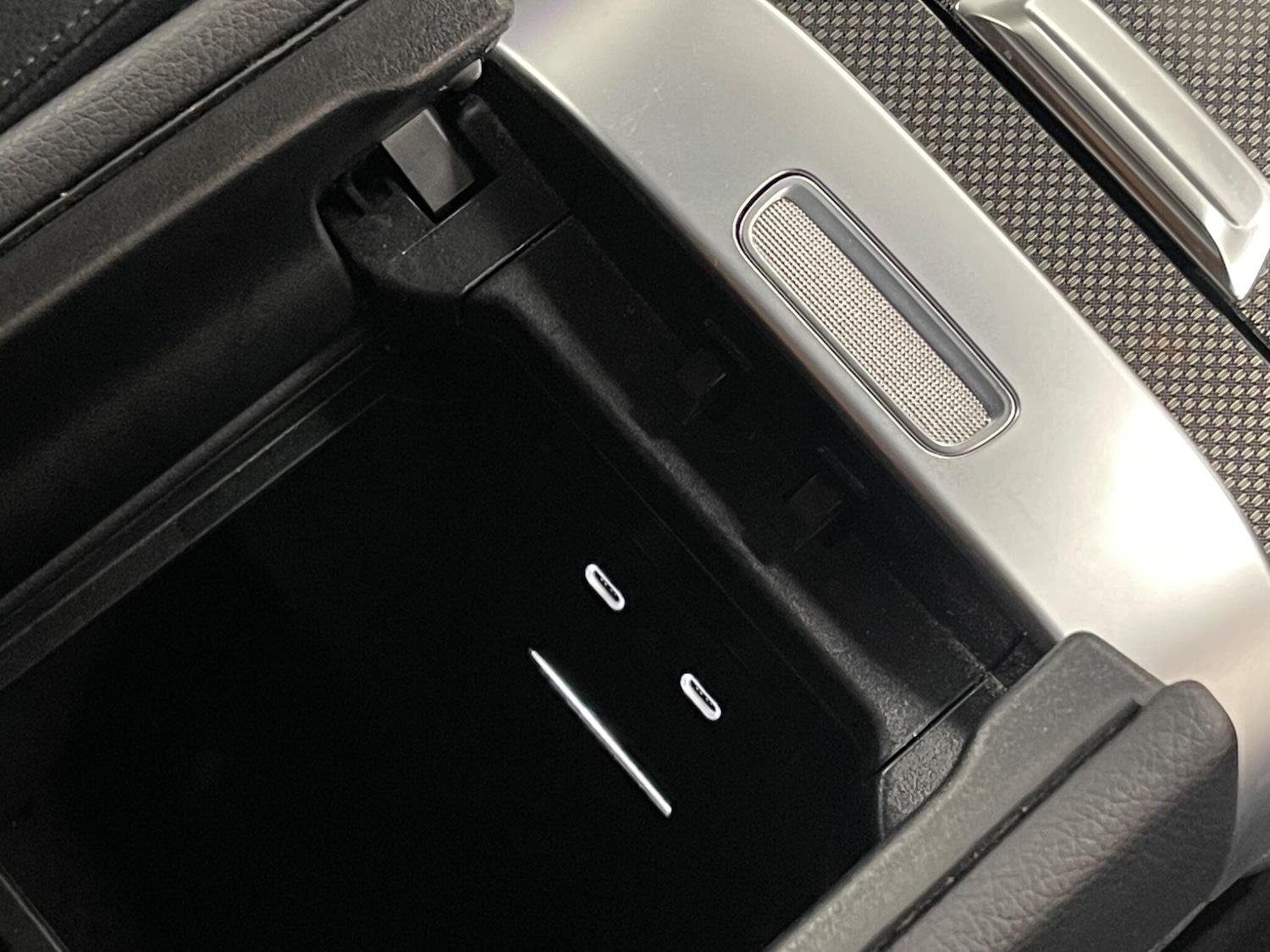 Used Mercedes-Benz GLC 2023 for sale - 76485402: Photo 50