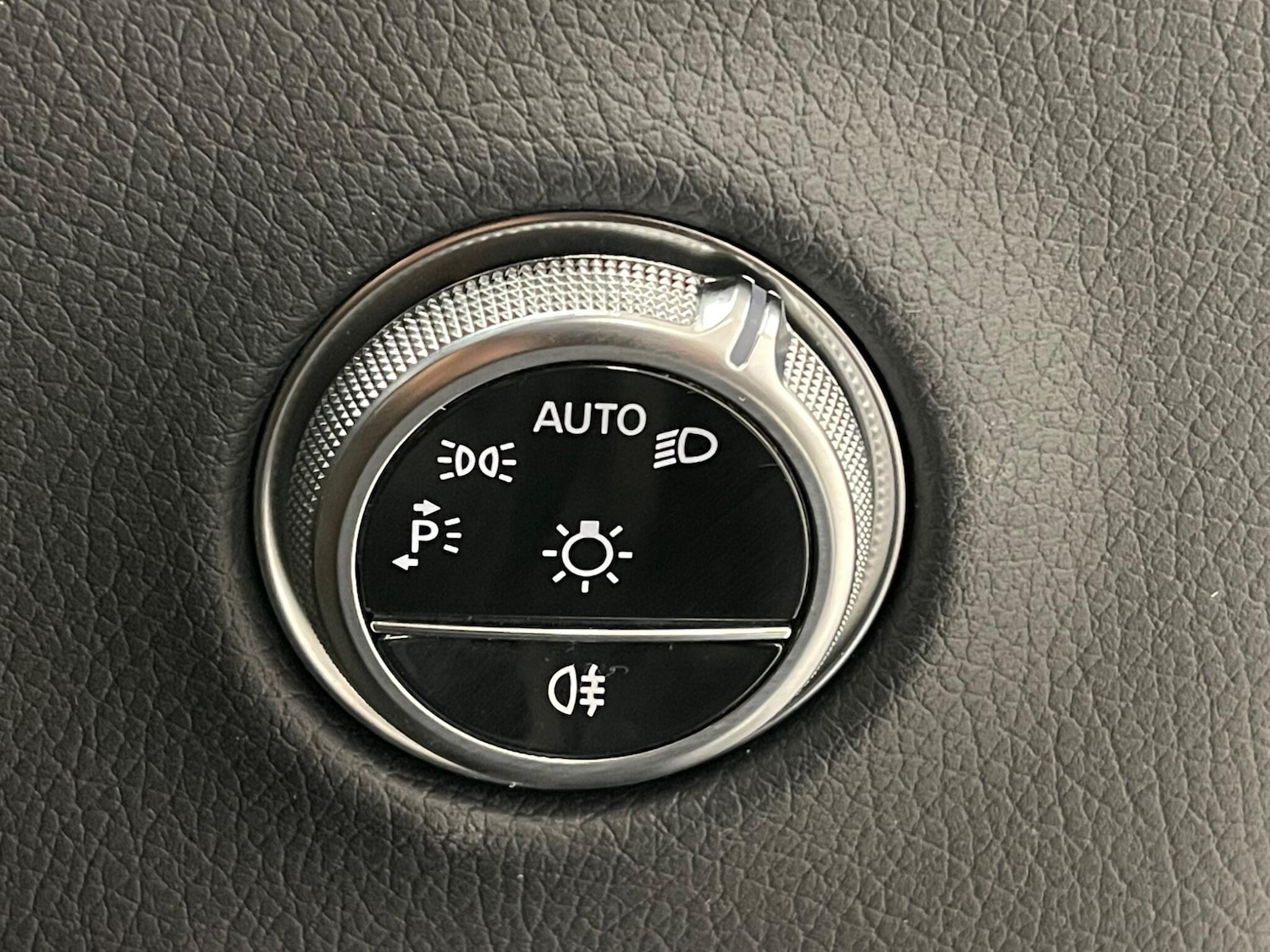 Used Mercedes-Benz GLC 2023 for sale - 76485402: Photo 55